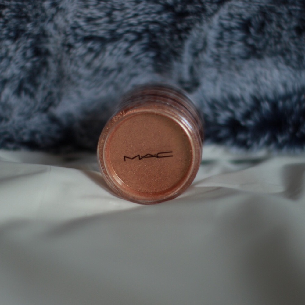 MAC Eyeshadow crushed metallic pigment. Rare!!!